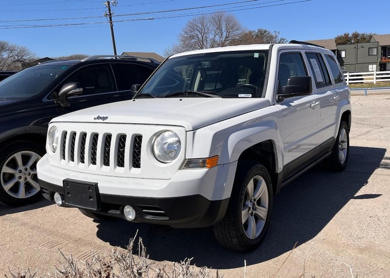 Jeep Patriot Vehicle Image 02