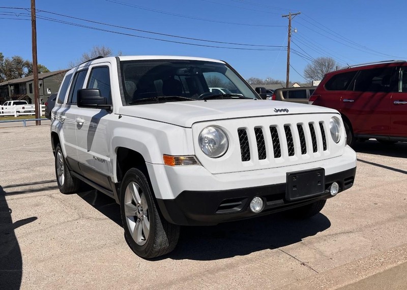 Jeep Patriot Vehicle Image 03