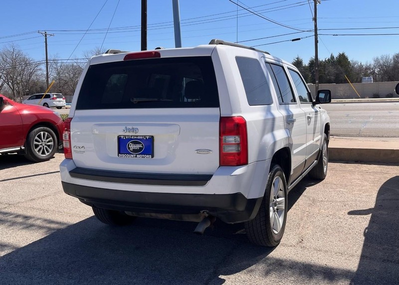 Jeep Patriot Vehicle Image 04