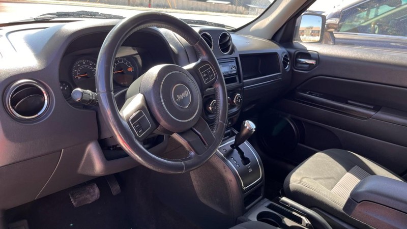 Jeep Patriot Vehicle Image 05