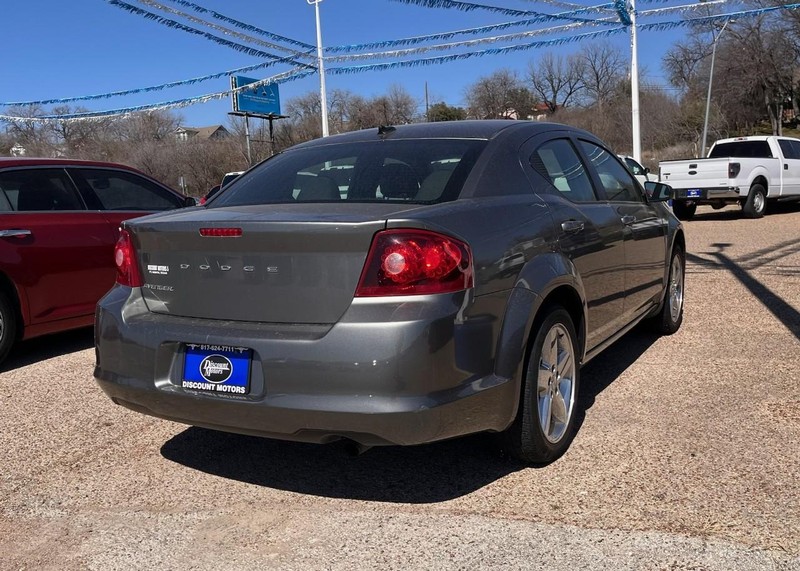 Dodge Avenger Vehicle Image 04