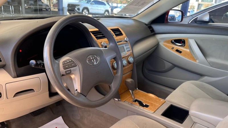 Toyota Camry Vehicle Image 05