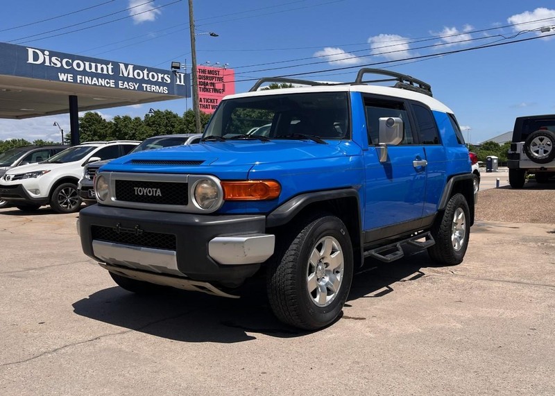 Toyota FJ Cruiser Vehicle Image 02