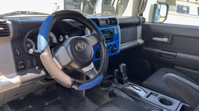 Toyota FJ Cruiser Vehicle Image 05