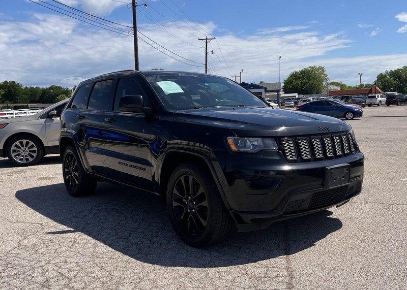 Jeep Grand Cherokee Vehicle Image 03