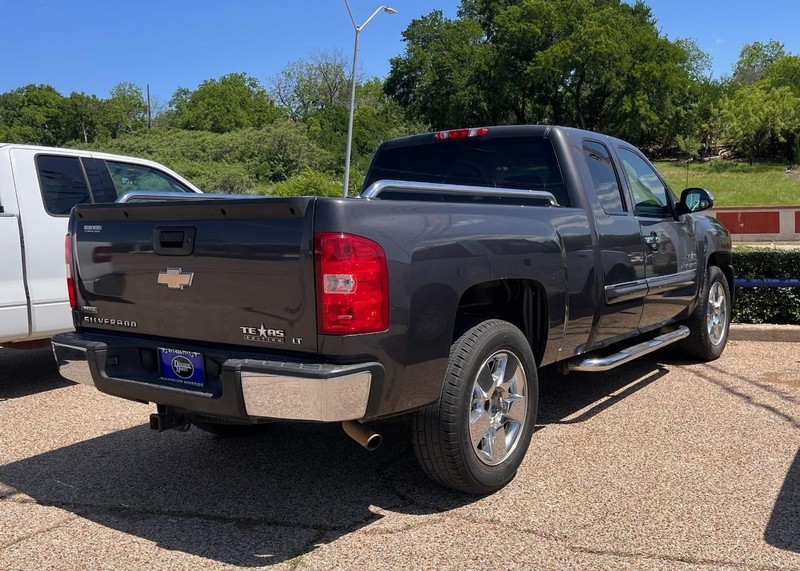 Chevrolet Silverado 1500 Vehicle Image 04