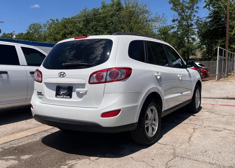 Hyundai Santa Fe Vehicle Image 04