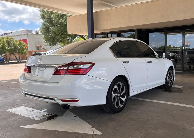 Honda Accord Sedan Vehicle Image 04