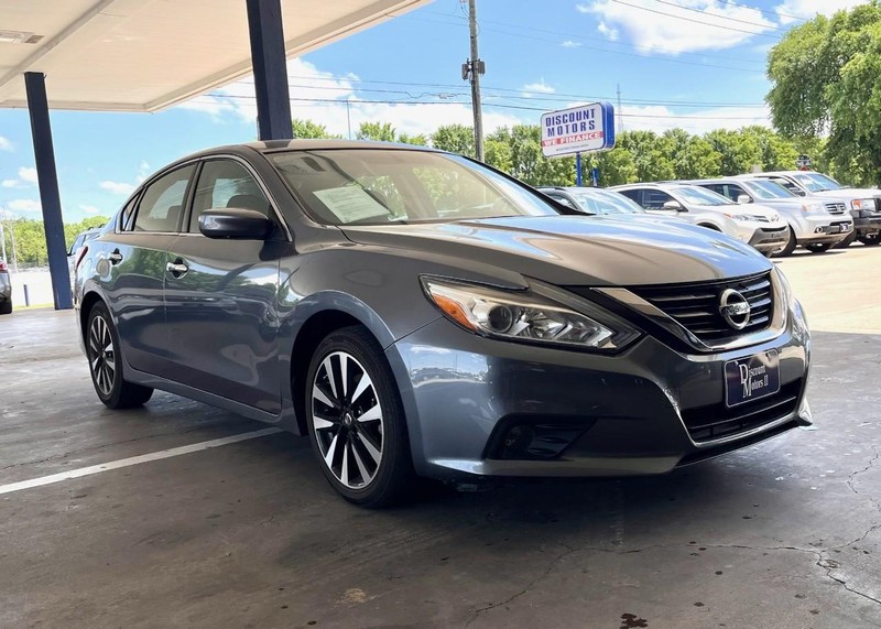 Nissan Altima Vehicle Image 03