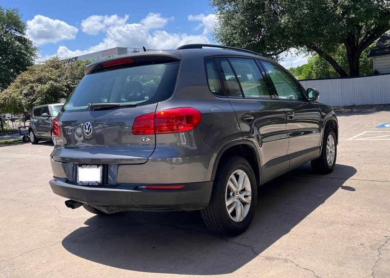 Volkswagen Tiguan Vehicle Image 04