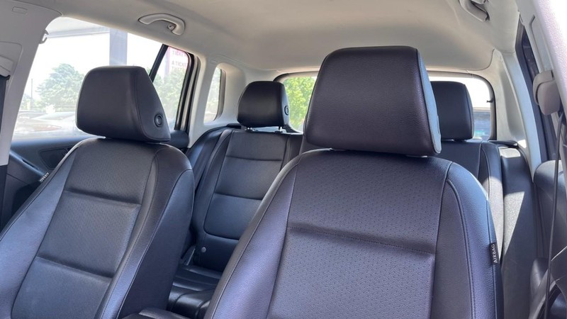 Volkswagen Tiguan Vehicle Image 06