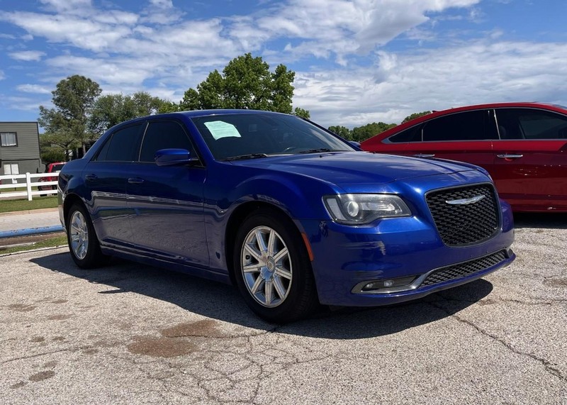Chrysler 300 Vehicle Image 03