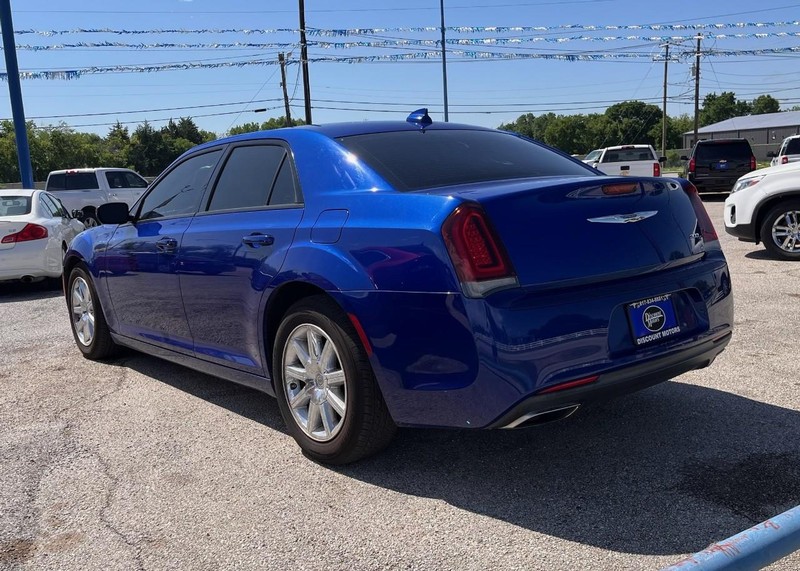 Chrysler 300 Vehicle Image 07