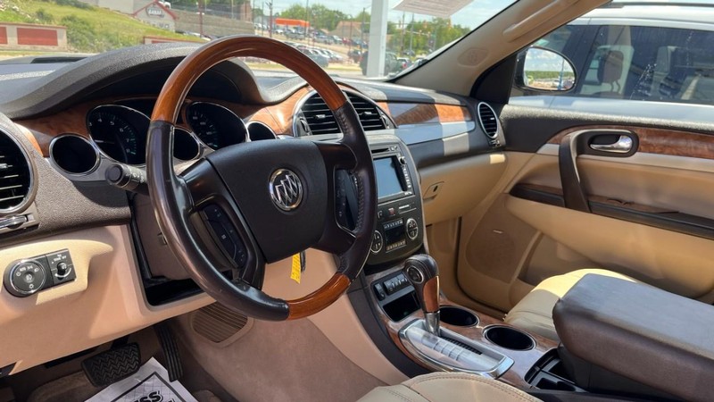 Buick Enclave Vehicle Image 05