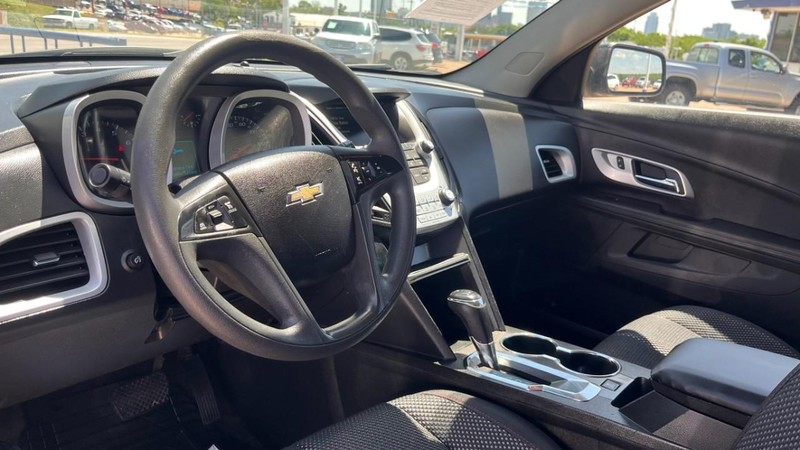 Chevrolet Equinox Vehicle Image 05