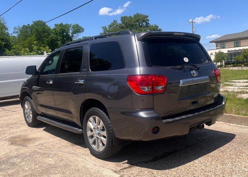 Toyota Sequoia Vehicle Image 07