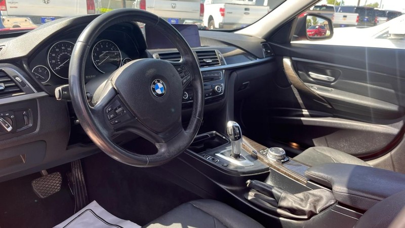 BMW 3 Series Vehicle Image 05