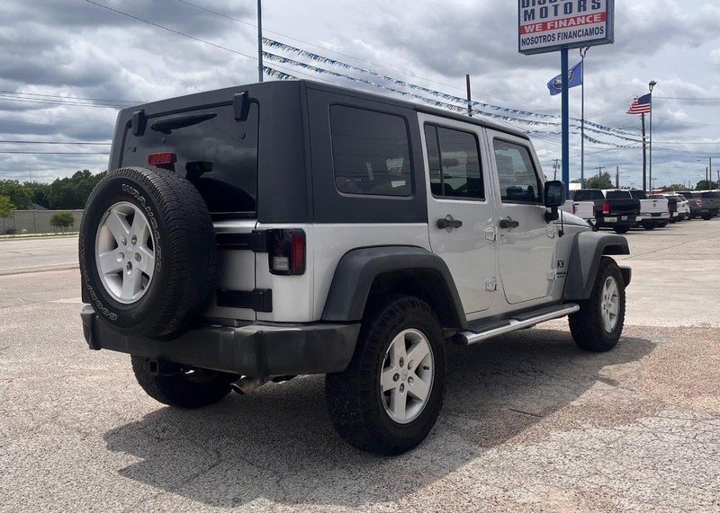 Jeep Wrangler Vehicle Image 04