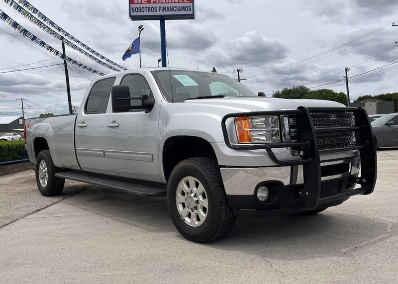 GMC Sierra 2500HD Vehicle Image 03