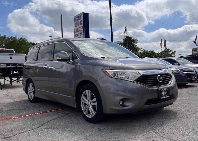 Nissan Quest Vehicle Image 03
