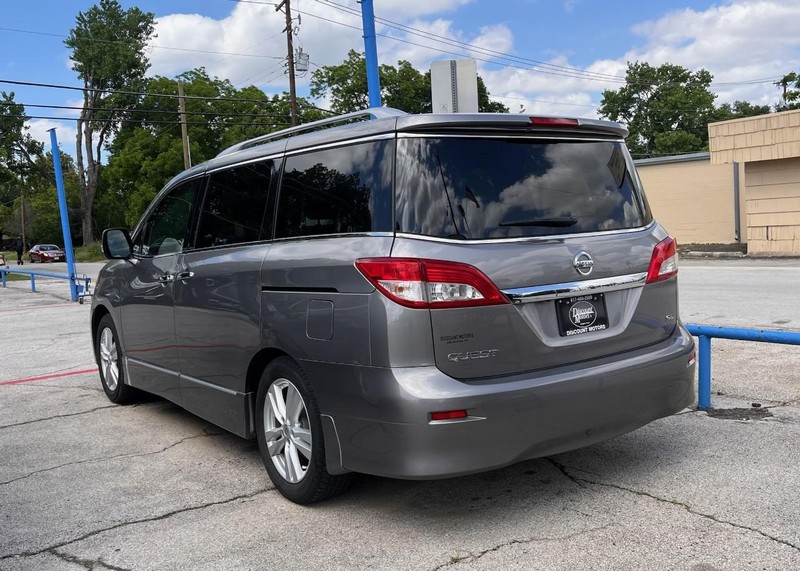 Nissan Quest Vehicle Image 07
