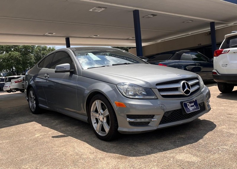 Mercedes-Benz C-Class Vehicle Image 03