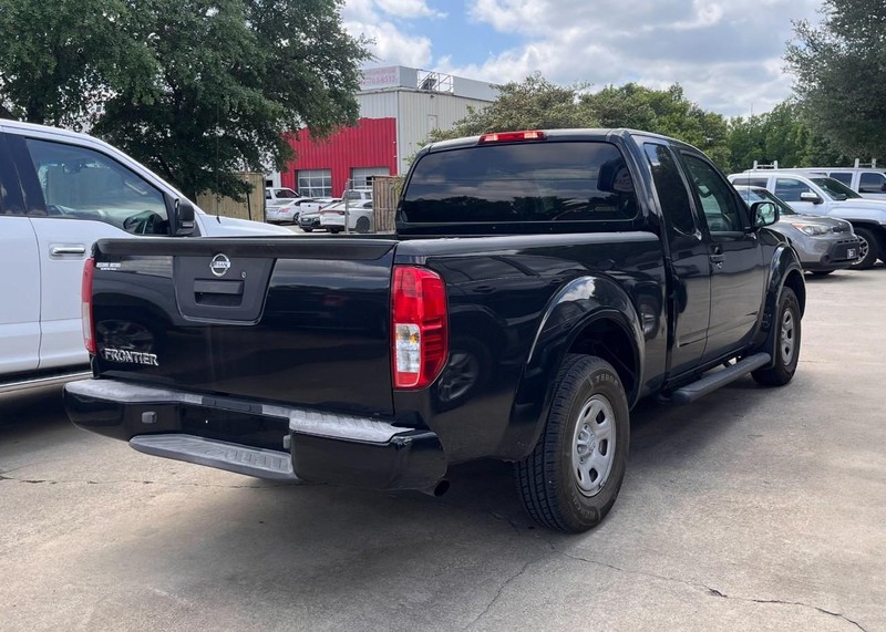Nissan Frontier Vehicle Image 04