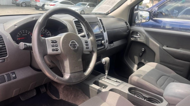 Nissan Frontier Vehicle Image 05