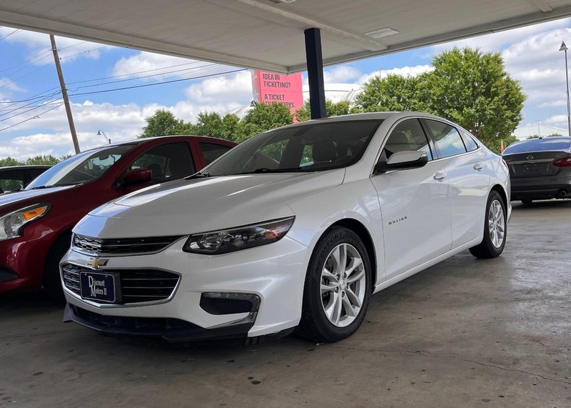 Chevrolet Malibu Vehicle Image 02