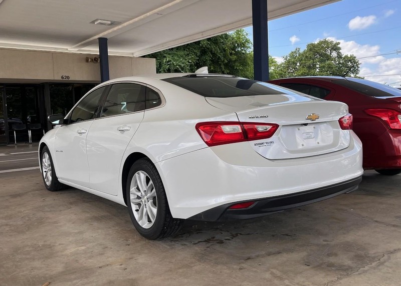 Chevrolet Malibu Vehicle Image 06
