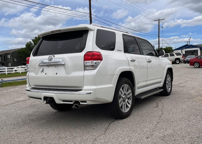 Toyota 4Runner Vehicle Image 04