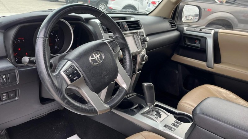 Toyota 4Runner Vehicle Image 05