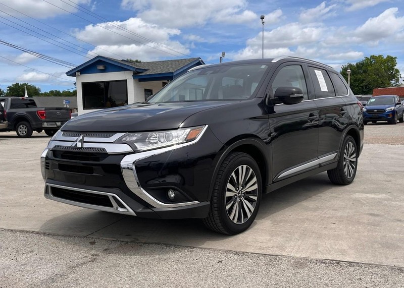 Mitsubishi Outlander Vehicle Image 02