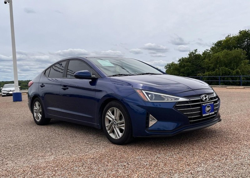 Hyundai Elantra Vehicle Image 03
