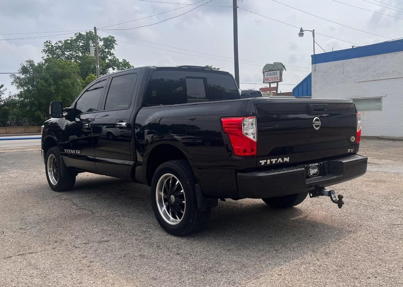 Nissan Titan Vehicle Image 07
