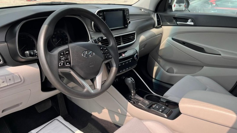 Hyundai Tucson Vehicle Image 05