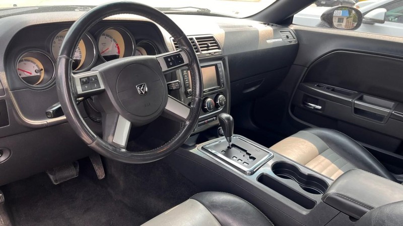 Dodge Challenger Vehicle Image 05