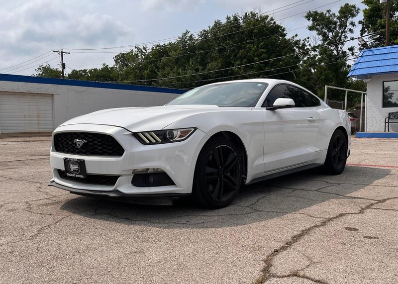 Ford Mustang Vehicle Image 02