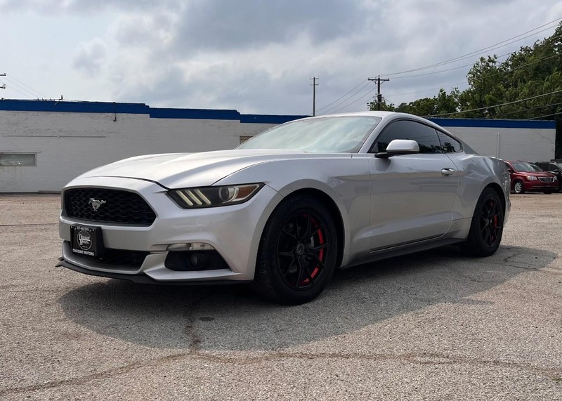 Ford Mustang Vehicle Image 02