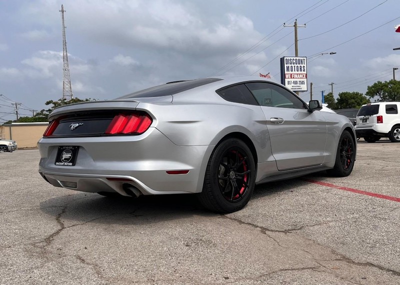 Ford Mustang Vehicle Image 04