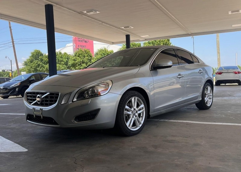 Volvo S60 Vehicle Image 02