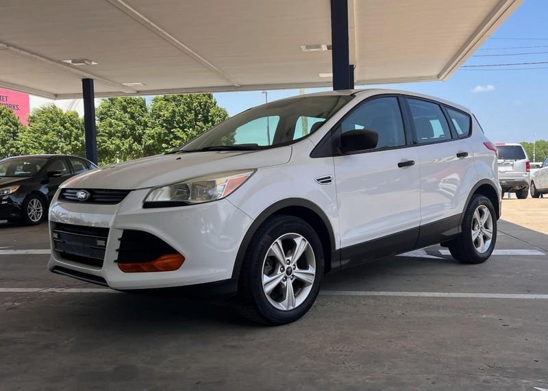 Ford Escape Vehicle Image 02