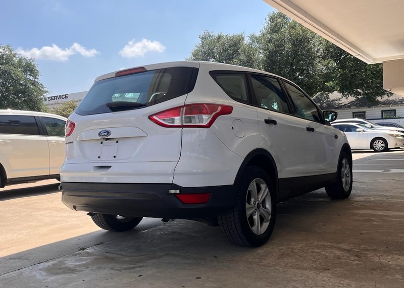 Ford Escape Vehicle Image 04