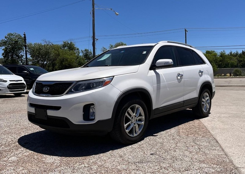 Kia Sorento Vehicle Image 02