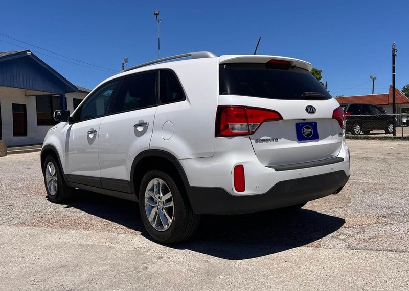 Kia Sorento Vehicle Image 06