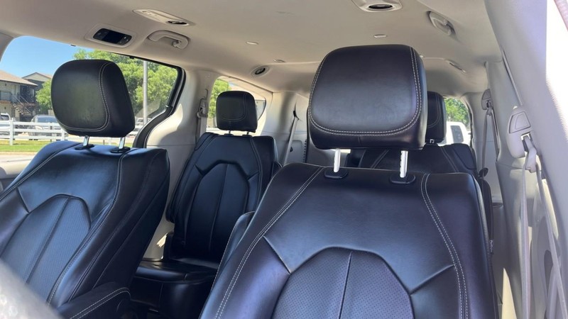Chrysler Voyager Vehicle Image 06