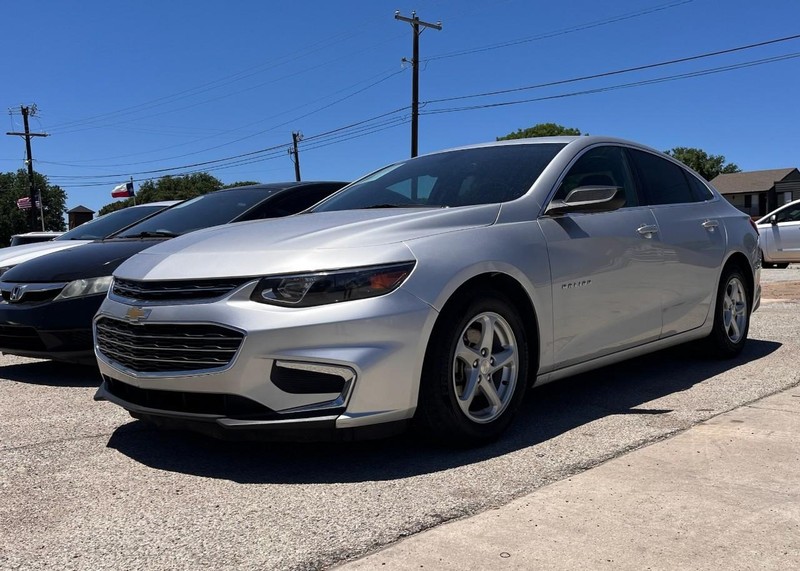 Chevrolet Malibu Vehicle Image 02