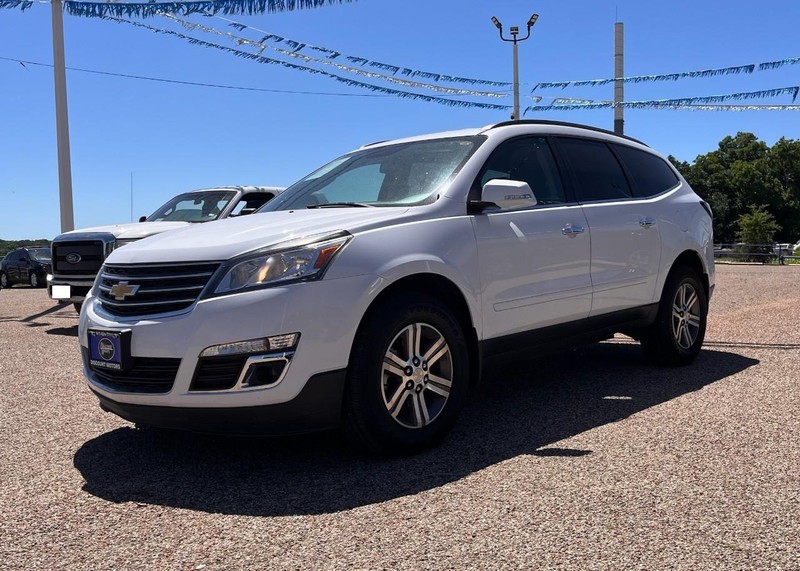 Chevrolet Traverse Vehicle Image 02