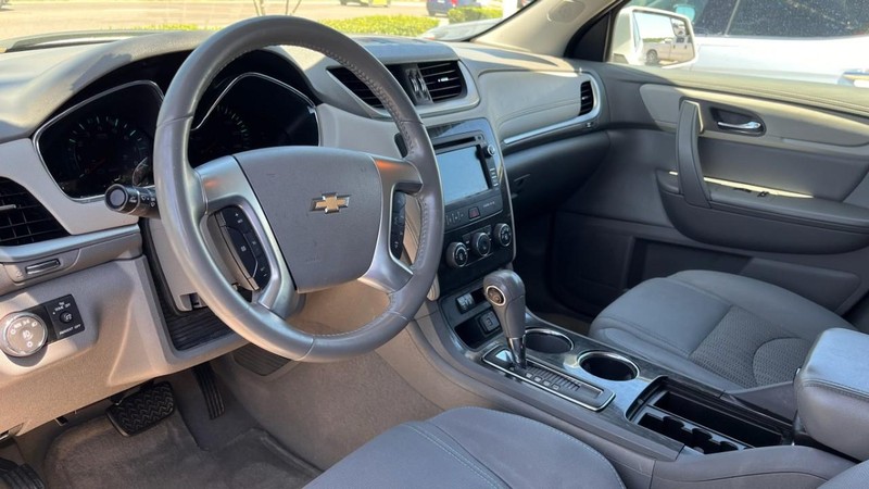 Chevrolet Traverse Vehicle Image 05