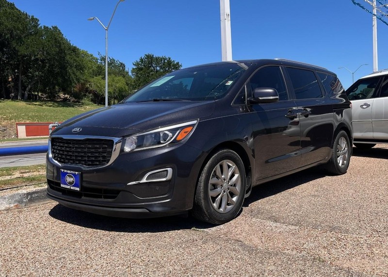 Kia Sedona Vehicle Image 02